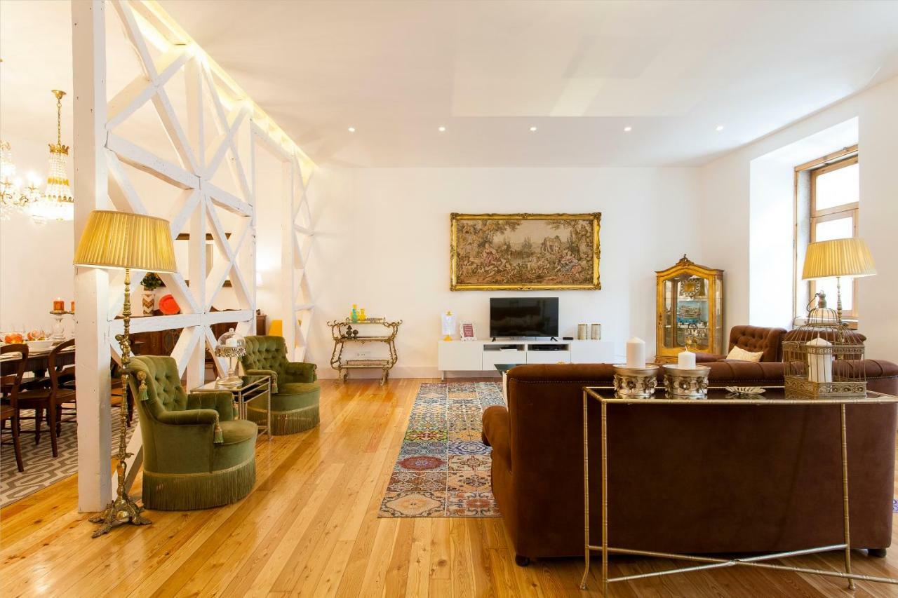 Chiado 4-bedroom Flat * Lisbona